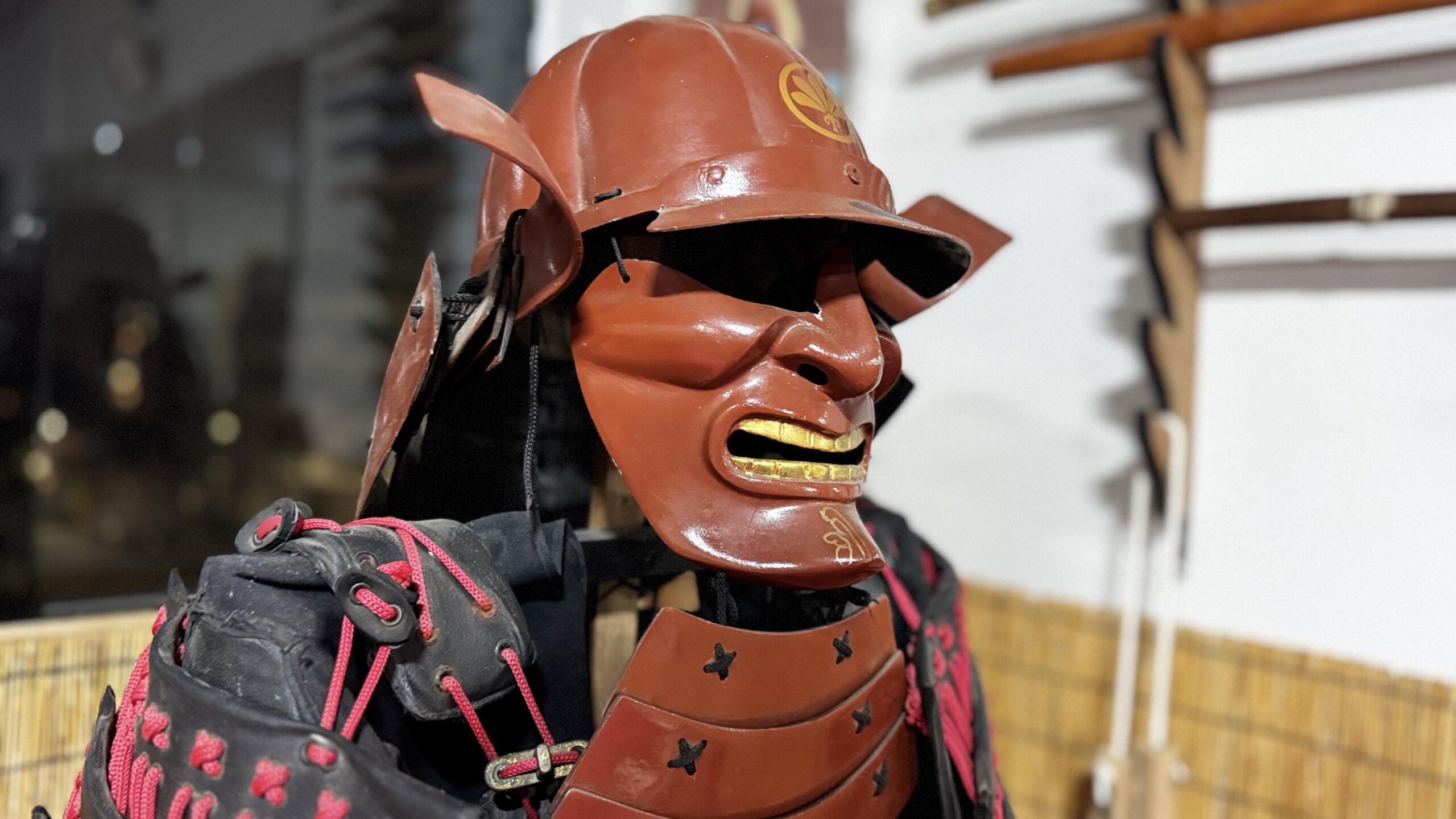 Armadura samurai tradicional representando o Bujutsu