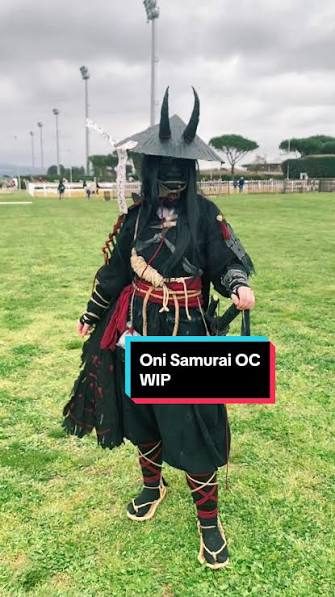 Exemplo de cosplay com espada